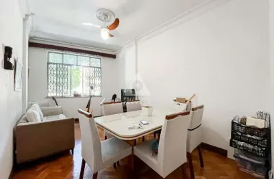 Apartamento de 2 quartos, com dependência completa em laranjeiras, com 80m²