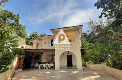Excepcional casa duplex 5 quartos, ao lado do instituto casa roberto marinho