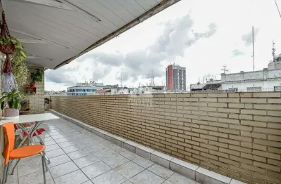 Cobertura no flamengo de 89m² com dois quartos, sala e cozinha integradas. vista livre e sol da manhã