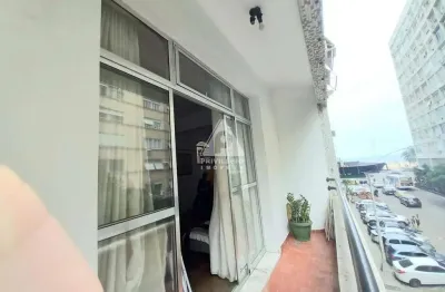 Apartamento de 03 quartos com varanda e vista mar em copacabana rj.
