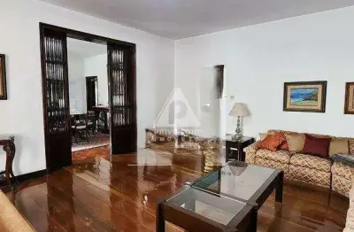 Apartamento de 4 quartos com vista, infra, e vaga em rua nobre do flamengo.