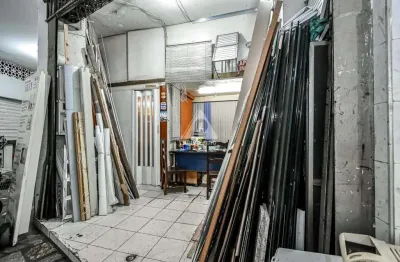 Loja dentro de galeria, no flamengo bem movimentada