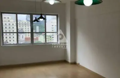 Sala comercial no centro do rio de janeiro de 35m². próximo ao metrô da estação uruguaiana. vista cristo redentor