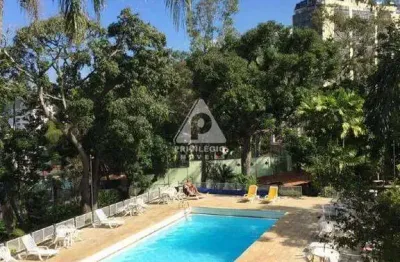 Apartamento de 2 quartos, 2 banheiros, infra, a venda em rua nobre do flamengo.