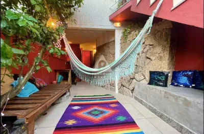 Apartamento de 2 quartos em santa teresa com área externa