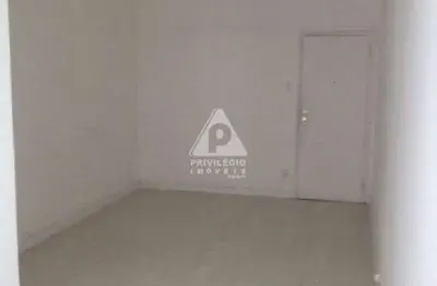 Excelente apartamento na glória ambiente familiar 2 quartos com dependência completa