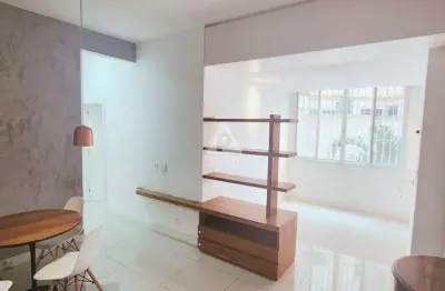 2 quartos (1 suíte com closet ) , reformado em rua nobre e colado ao metrô de botafogo.