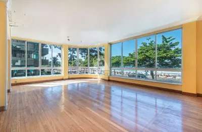 4 quartos, 2 suites, dpe, 2 vagas, 210m2 com vista praia e mar no leblon.