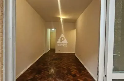 Apartamento sala quarto com dependencia revertida à venda no catete – 62m², varanda, vaga na escritura, próximo ao metrô