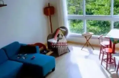 Apartamento todo reformado 2 quartos com vaga em santa teresa