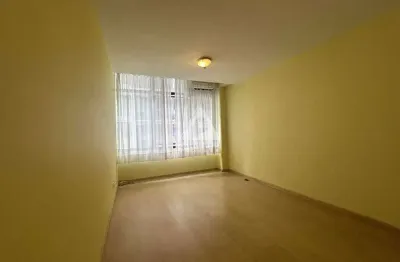 Sala comercial à venda em botafogo, vista para o cristo redentor e vaga na escritura.