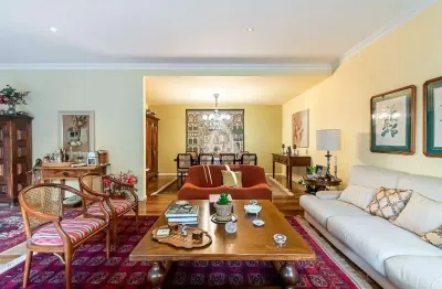 3 quartos, 3 banheiros, dependência completa, 3 vagas, 256m2 na lagoa