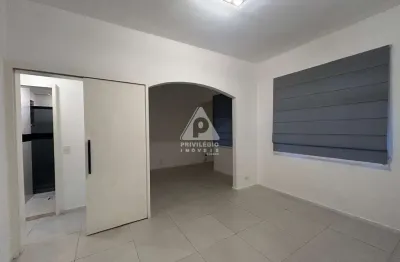 Apartamento localização nobre, original 3 quartos, suíte, dependência completa, sol da manhã, laranjeiras, rj
