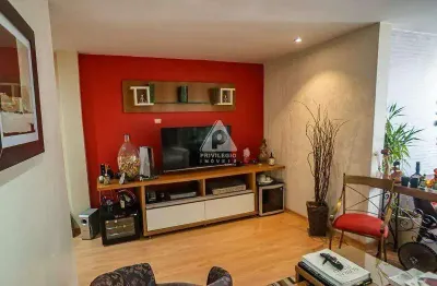 Oportunidade em Laranjeiras,1 por andar, 3 quartos, vaga escriturada.