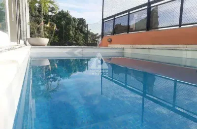 Cobertura duplex, com 3 quartos, piscina e 2 vagas de garagem, na barra da tijuca