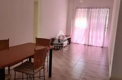 Oportunidade. apartamento de 2 quartos com varanda e vaga na garagem, a venda no coração de vila isabel