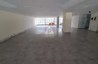 Sobreloja com 264m² e com 2 banheiros no centro do rio