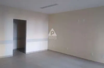 Conjunto de salas (andar inteiro) com 9 salas e 6 banheiros no centro do rio !