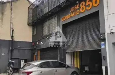 Prédio comercial com 2 andares, próximo ao norte shopping.