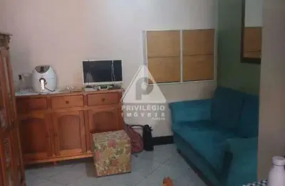Apartamento de 45 m² no centro do rio de janeiro — 1 quarto, 1 sala, 1 banheiro