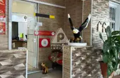 Vende-se excelente casa no catumbi – esquina com rua itapiru!