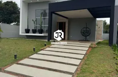 Excelente casa, dentro do loteamento fechado, com clube completo