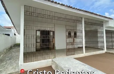 Linda casa no cristo  com 03 quartos sendo 05 suítes e 05 vagas de garagem