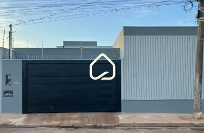 Casa à venda no universitária 2 com área gourmet, piscina com hidromassagem e paisagismo exclusivo