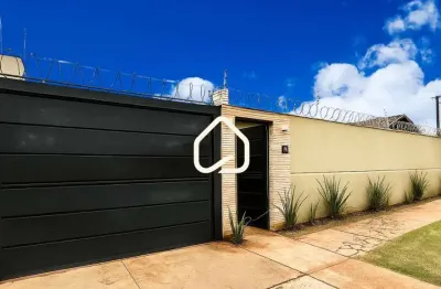 Oportunidade no rita vieira: casa completa com piscina e varanda gourmet!