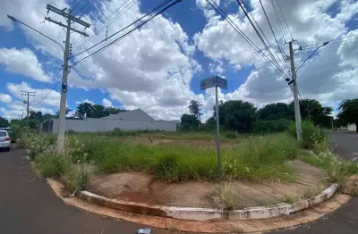 Terreno à venda na Rua Rio Bonito, S/N, Parque Residencial Rita Vieira, Campo Grande