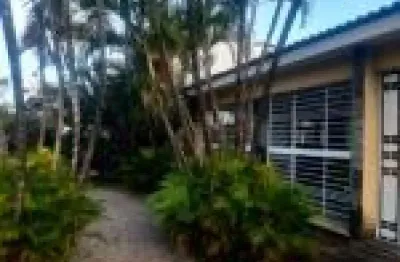 Imbiribeira  casa residencial ou comercial 830.000 com quintal grande e jardim