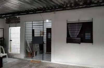 Arruda casa 3 quartos, 370.000 com quintal, rua residencial muito boa