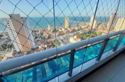 Apartamento para venda tem 146 metros quadrados com 4 quartos