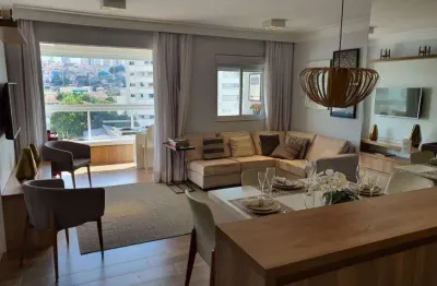 Apartamento pronto e mobiliado de 72 m² com 2 dormitórios, 2 vagas e depósito.