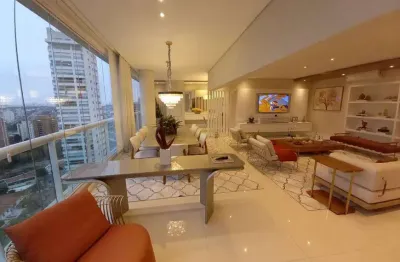 Apartamento mobiliado de 271 metros quadrados com 4 suítes e 4 vagas de garagem