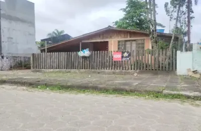 Casa com 3 quartos à venda na Avenida Vinte e Nove de Abril, Brejatuba, Guaratuba