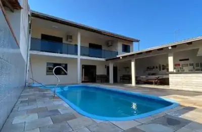 Casa com 4 quartos à venda na Rua Curitiba, Piçarras, Guaratuba