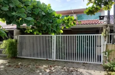 Casa com 3 quartos à venda na Rua Barão do Cerro Azul, Brejatuba, Guaratuba
