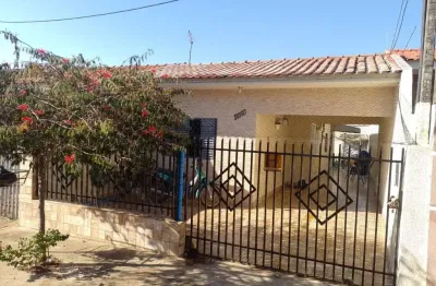 Casa com 2 quartos à venda na rua sérgio bittencourt, jardim américa, maringá por r$ 320.000