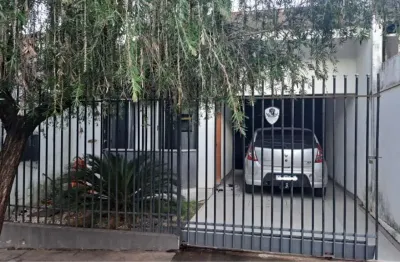 Casa com 3 quartos à venda na rua pioneira regina nicolina celestino, 185, loteamento madrid, maringá, 130 m2 por r$ 350.000