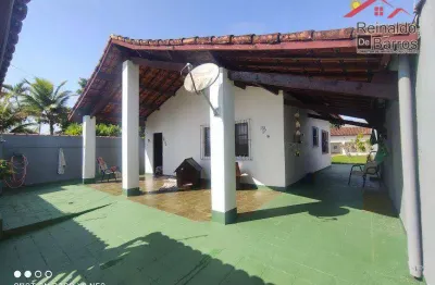 Casa com 2 dormitórios em terreno de 420 m² em itanhaém .