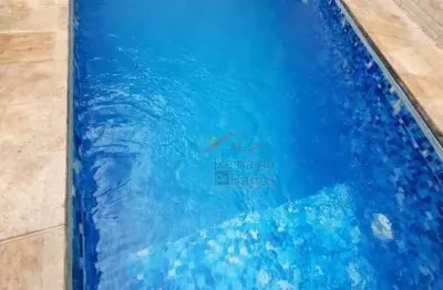 Casa térrea aconchegante com 2 dormitórios e 2 vagas em jardim suarão, itanhaém-sp.