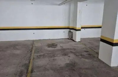 Vendo excelente garagem em codomínio a poucos metros da ufsc - ótimo para investidor
