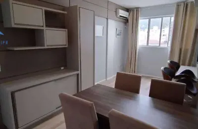 Apartamento mobiliado em frente à udesc, 73 m² privativos, 2 dormitórios, ensolarado e em localização privilegiada no itacorubi!