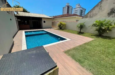 Casa isolada 03 dormitórios c/ 02 suites + piscina - quadra da praia