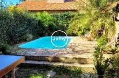 Casa com piscina/jacuzi. Para locação anual. Campeche. Florianópolis/sc