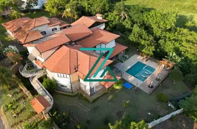 Chácara com 630m2 à venda em condomínio fechado com 3 suítes, piscina com hidromassagem, espaço gourmet e energia solar, Jundiaí SP
