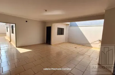 Casa térrea com 2 dormitórios e 2 vagas cobertas parque dos servidores