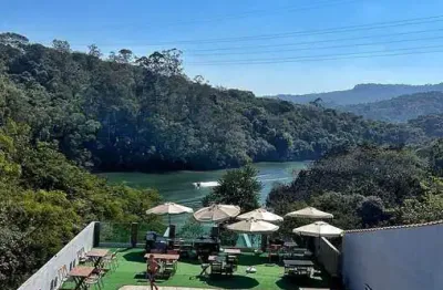 Belíssima chacara em mairiporã com fundo para represa