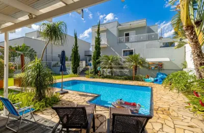 Excepcional casa à venda em condominio fechado de alto padrao em atibaia